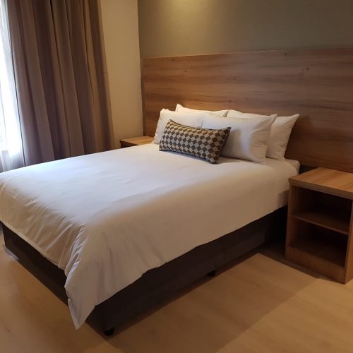 Regal Inn Hotel - Distinctive Interiors - 11