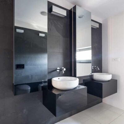 distinctive-interiors-corporate-bathroom-001